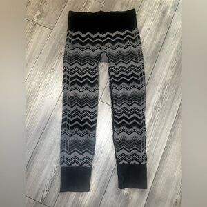 Lululemon Athletica Black and Gray Zigzag Leggings